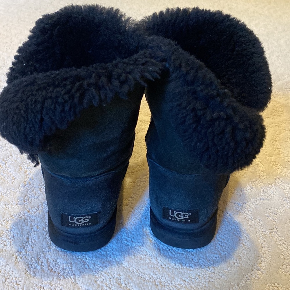Ugg Bailey Button - image 3